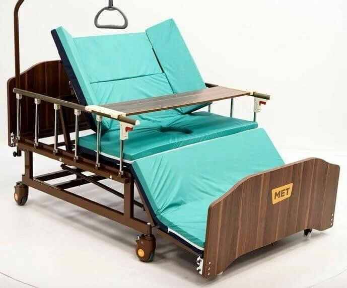Медицинская кровать с переворотом и туалетом MET REMEKS XL